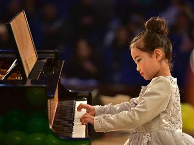 临沧钢琴家教价格多少钱一小时？收费标准？